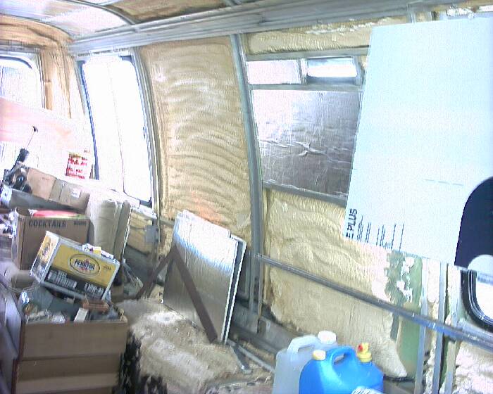 75 E II Kitchen Wall Insulation 01.jpg (700x560; 62 KBytes)