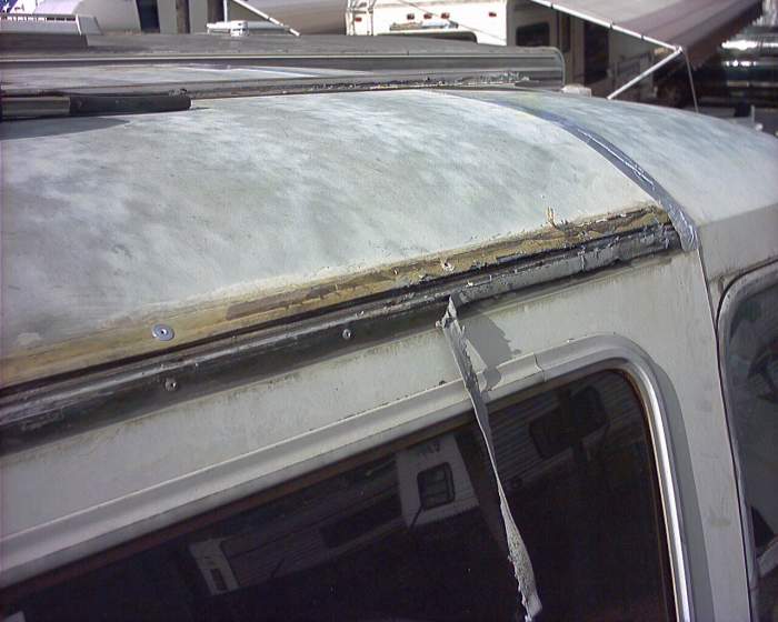 75 E II R Drip Rail Front 02.JPG (700x560; 66 KBytes)